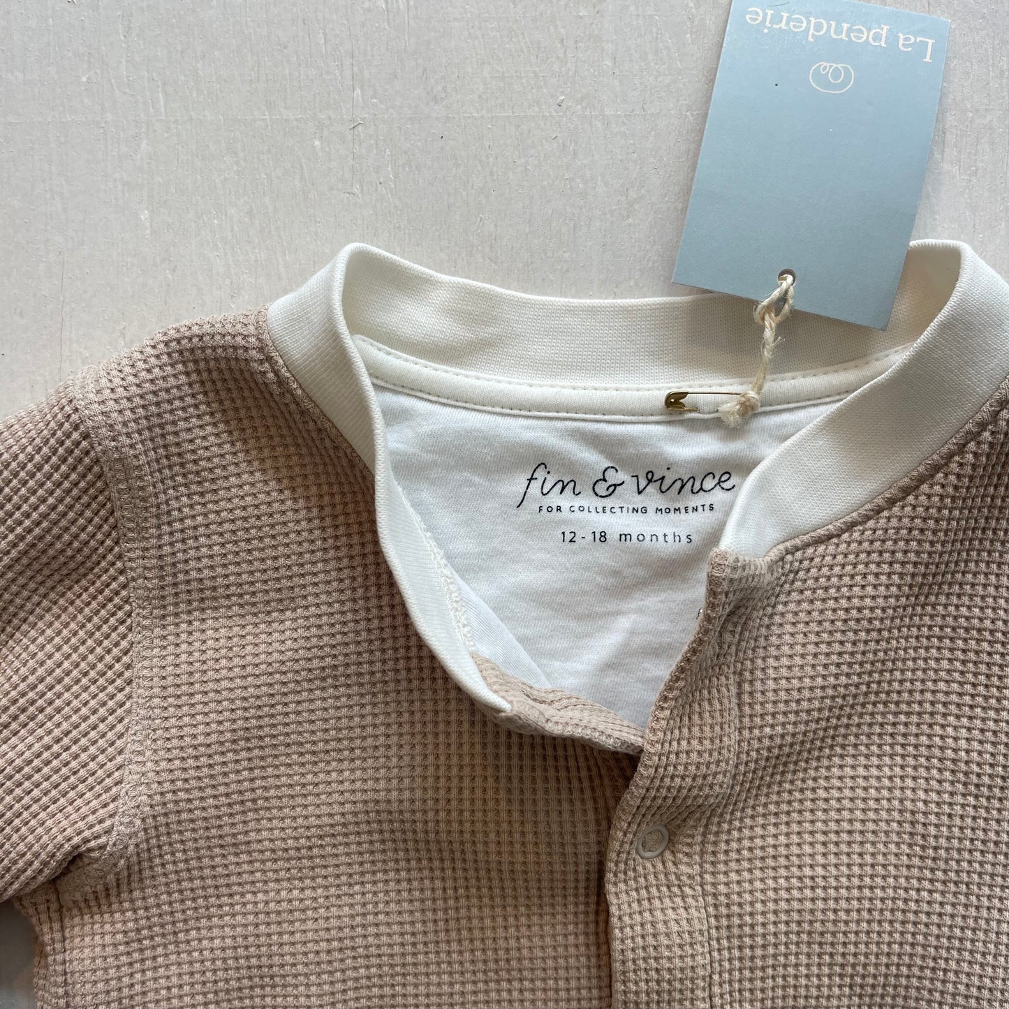 Veste gaufrée 12-18M, par Fin & Vince