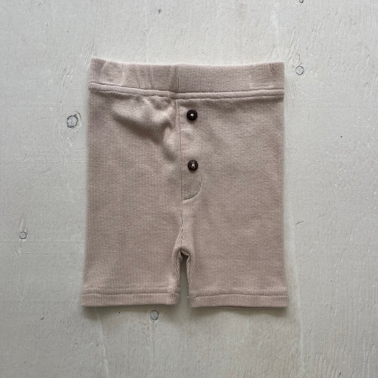 Shorts 12M, par Kindly