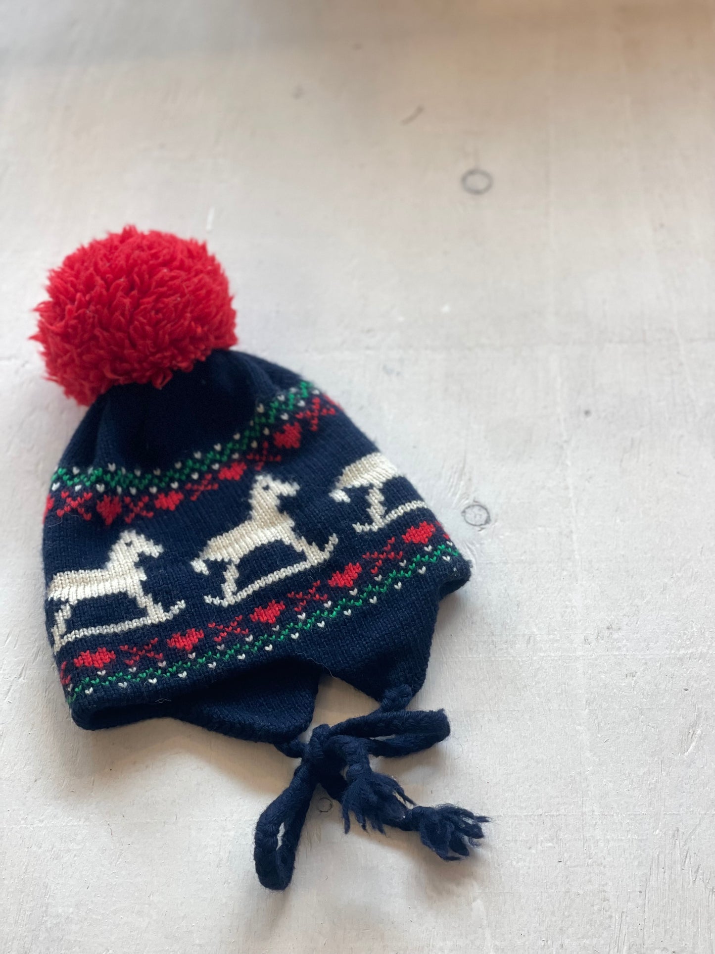 Tuque en laine 9-12M, par Murray Merkley
