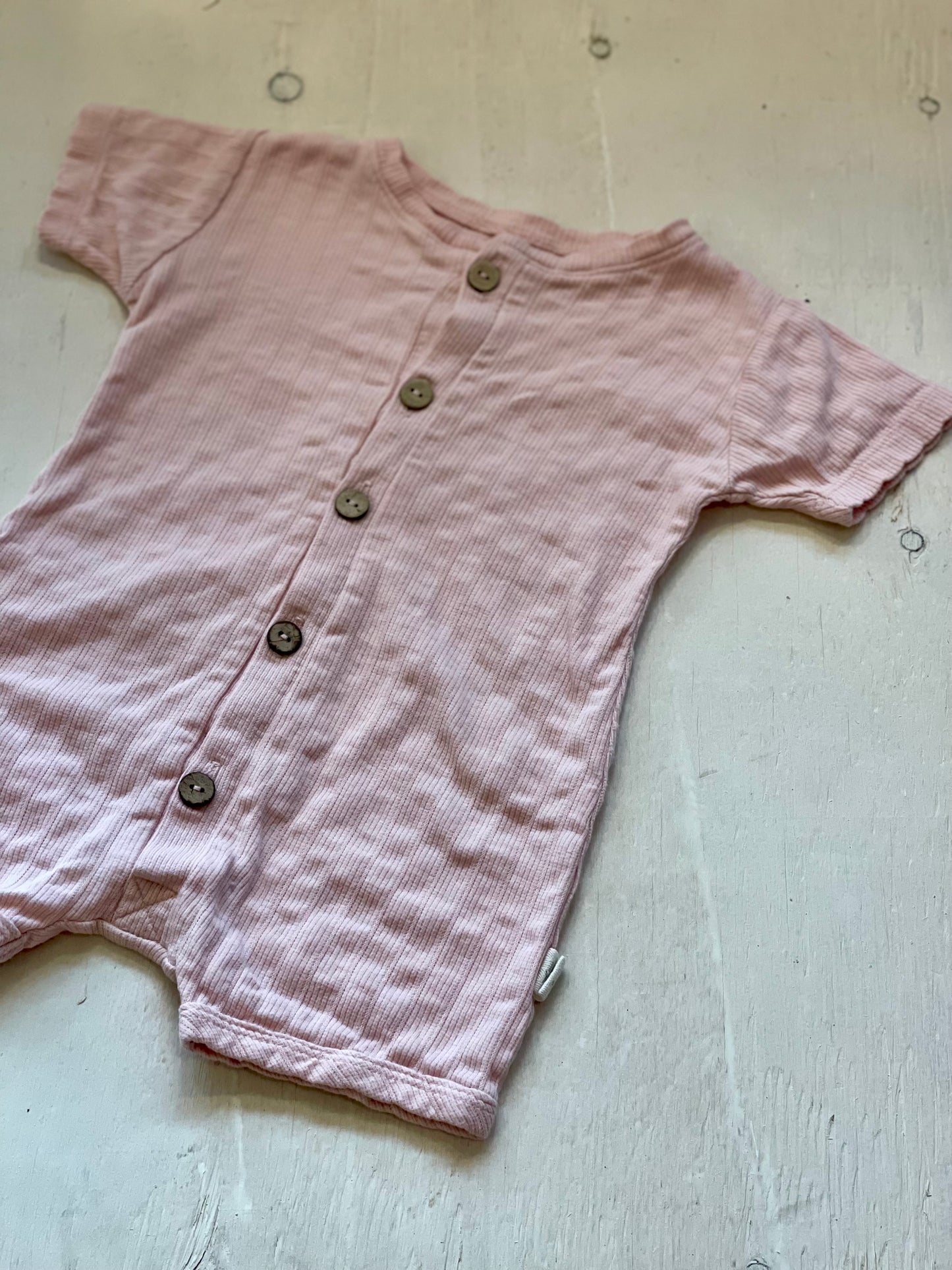 Combinaison courte 6-12M, par Little Yogi