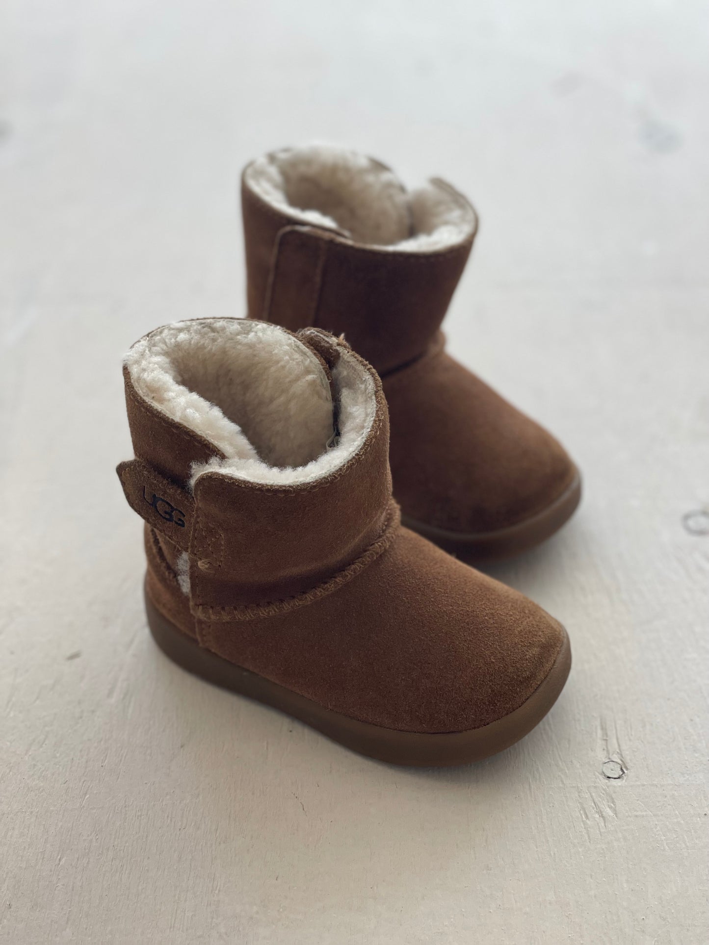 Bottes suède et laine Keelan 4-5US, par UGG