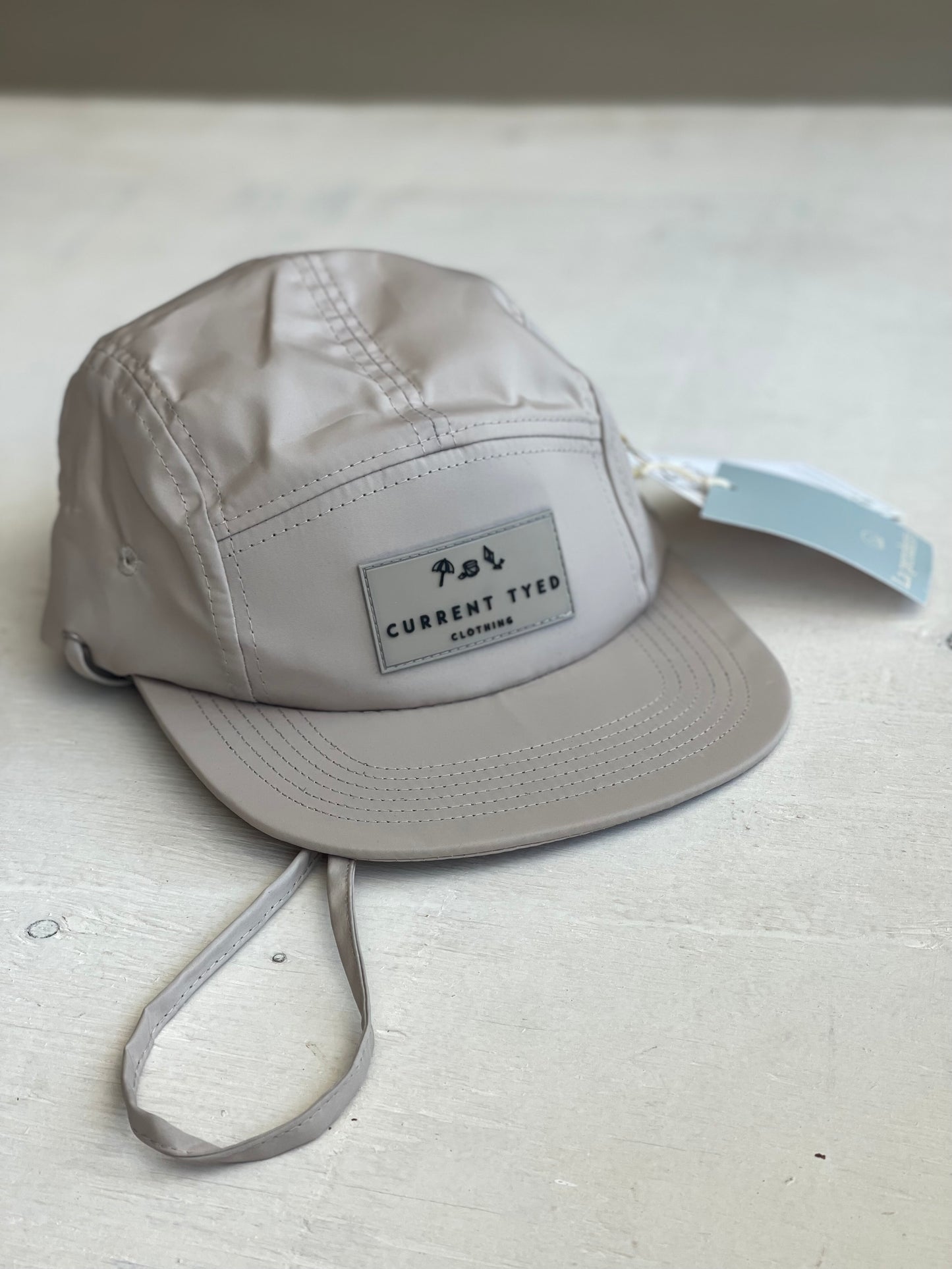 Casquette 5 panneaux 5Y+, par Current Tyed