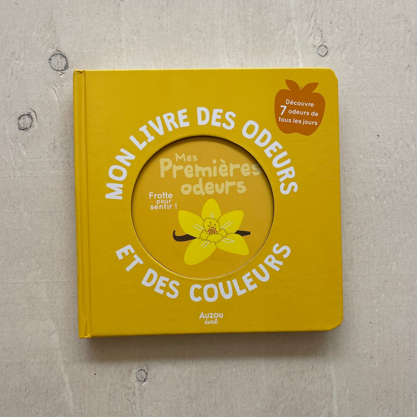 Mon livre des odeurs et des couleurs, par Auzou Éveil