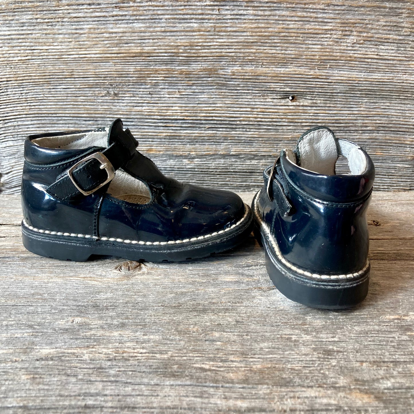 Chaussures en cuir verni 5US, par Trader