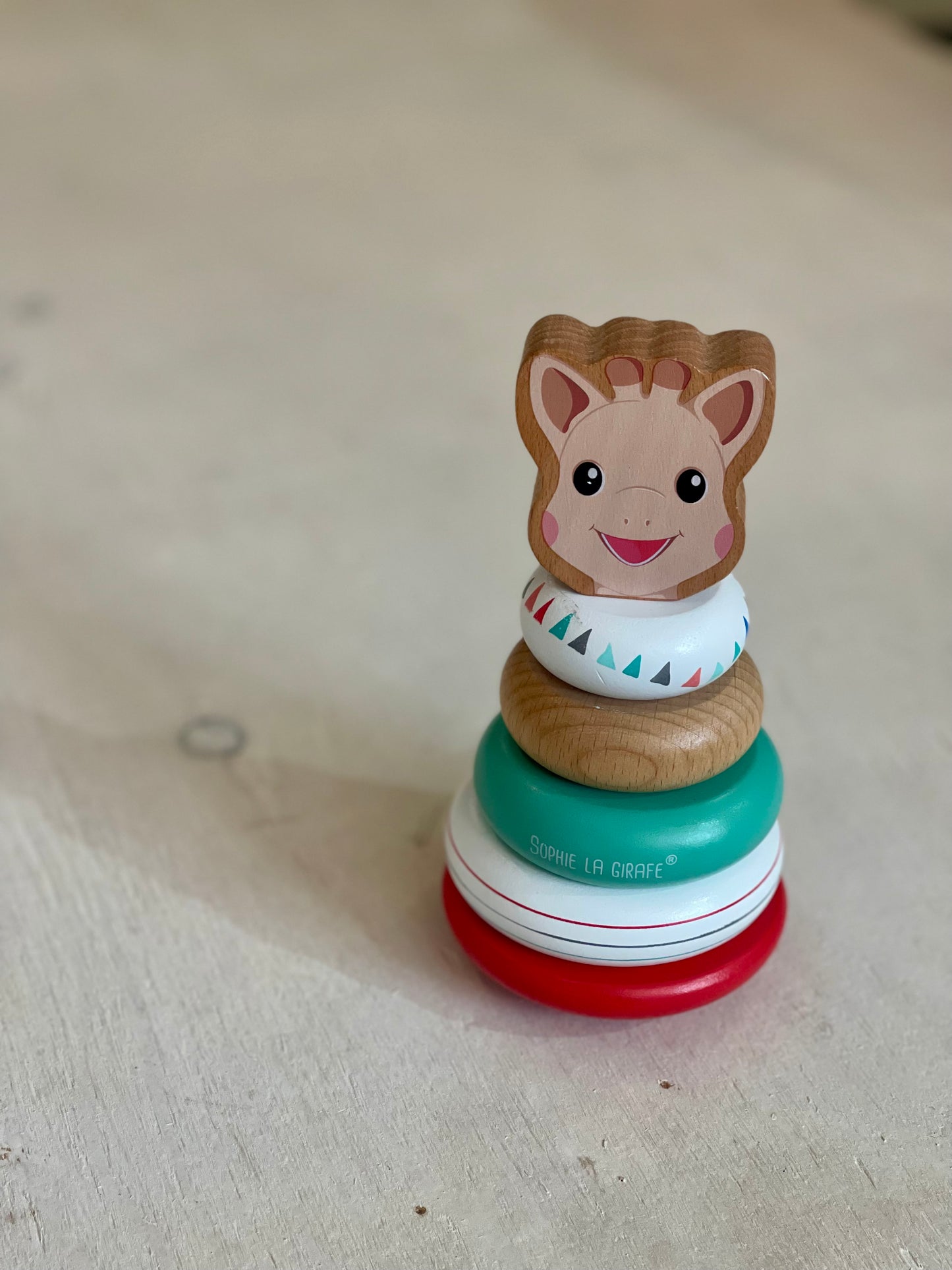 Tour empilable en bois Sophie la girafe, par Janod
