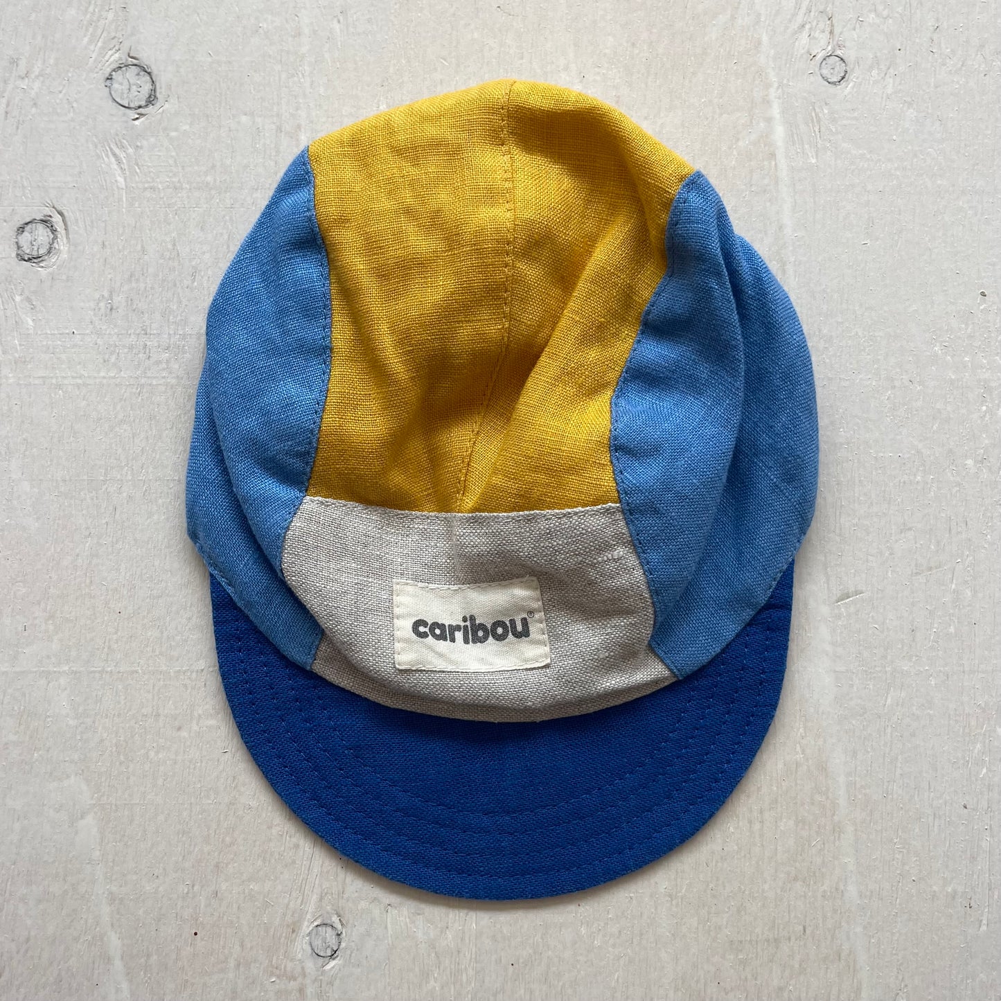 Casquette en lin 4-18M, par Studio Caribou