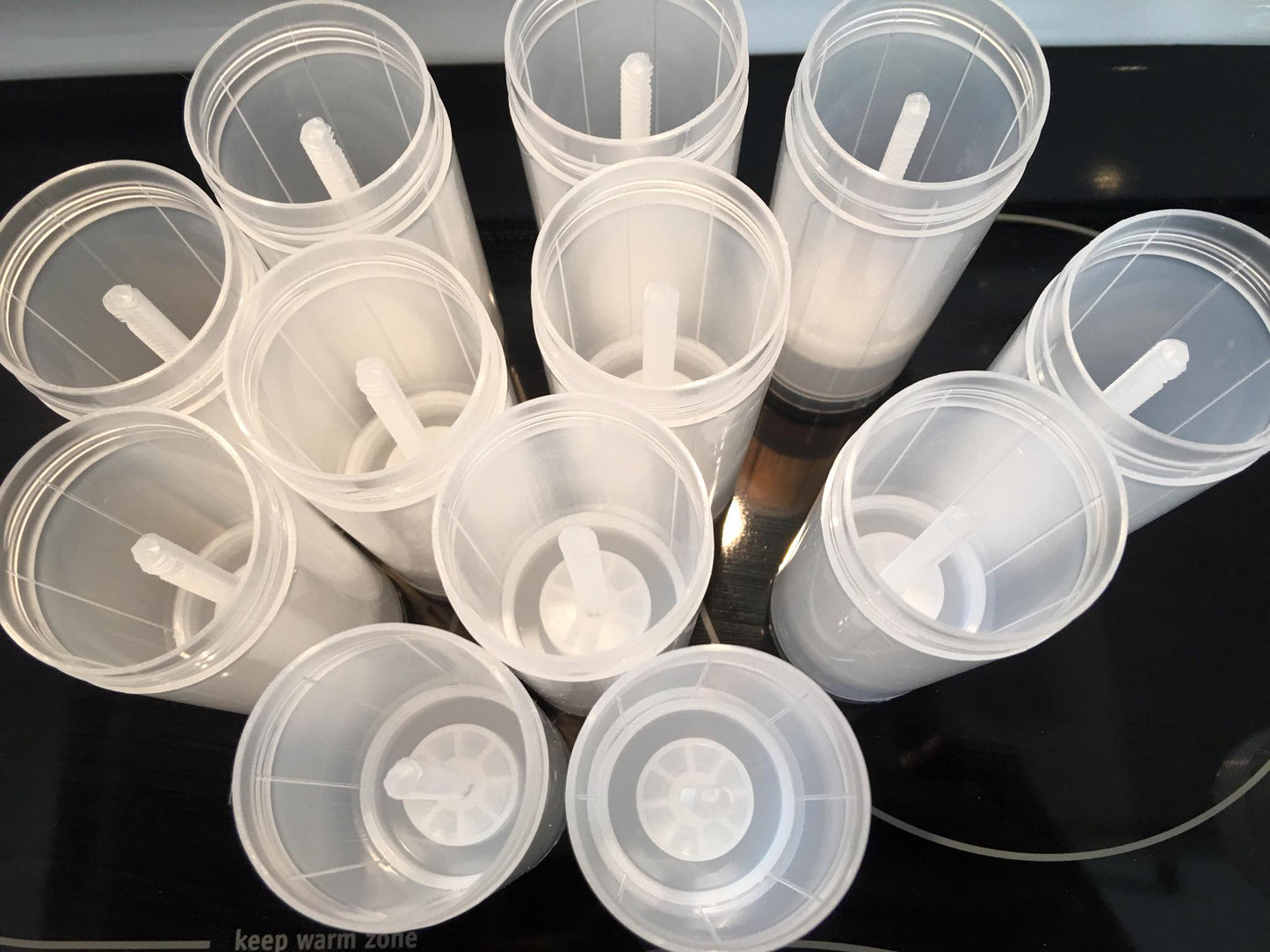 Tube en plastique pour déodorant