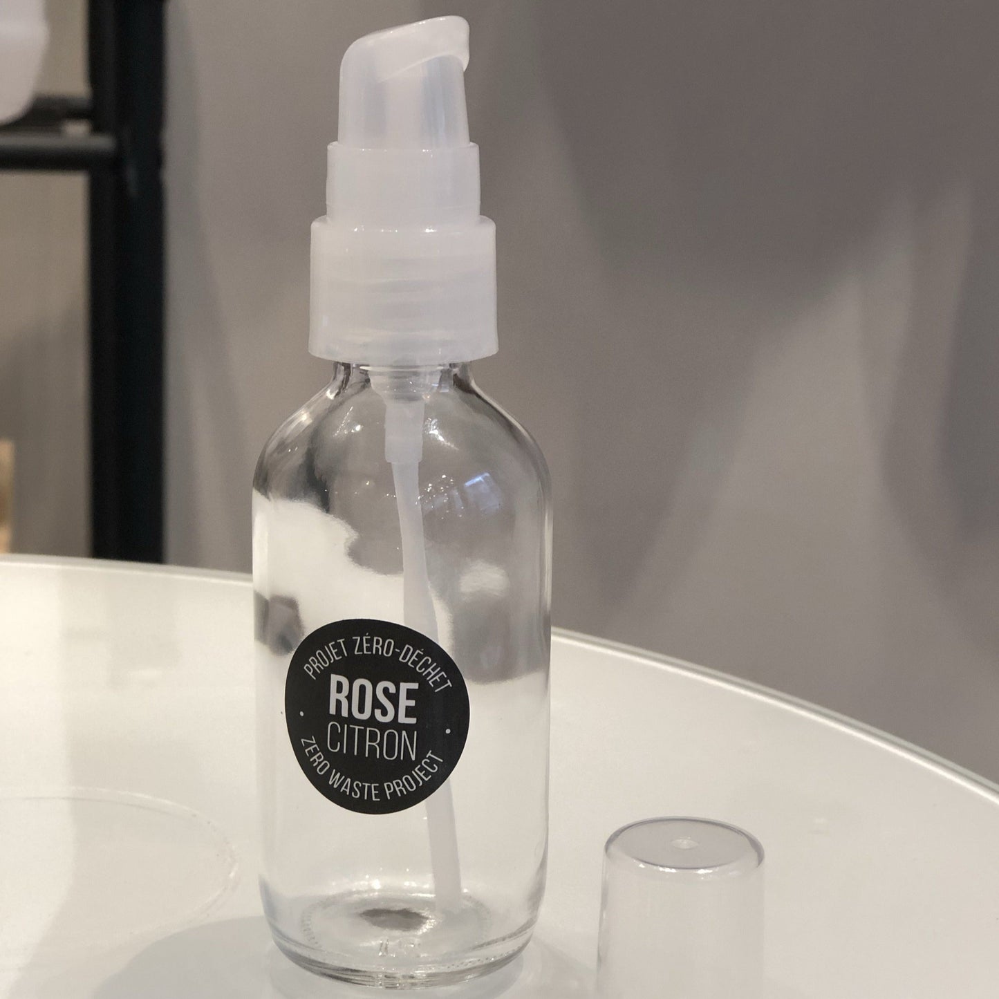 Bouteille en verre avec pompe