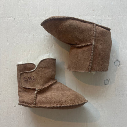 Bottes suède et laine 12-18M, par Emu Australia
