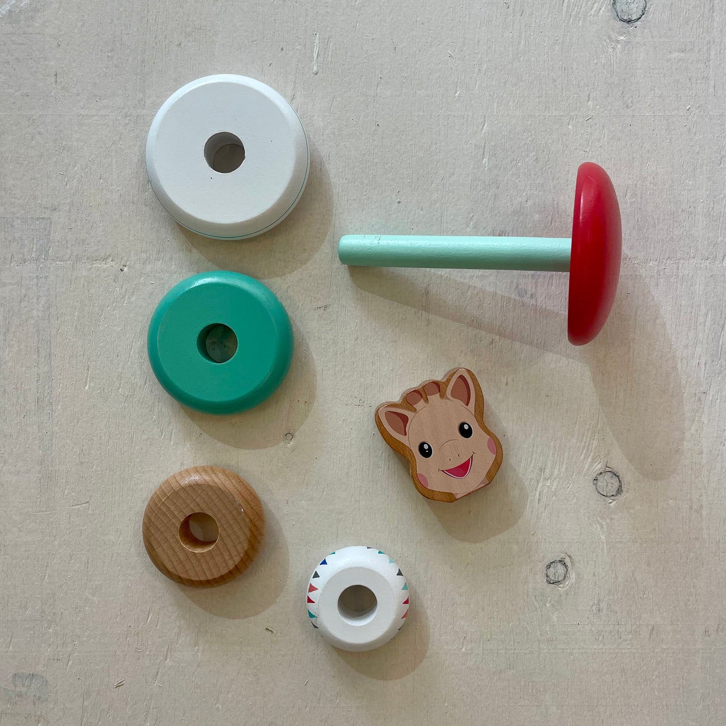 Tour empilable en bois Sophie la girafe, par Janod