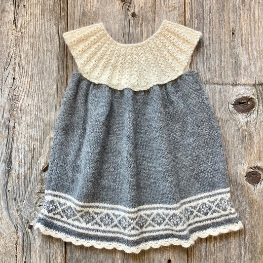 Robe en tricot 3T, faite à la main