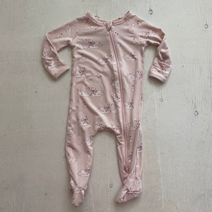Pyjama 3-6M, par Quincy Mae