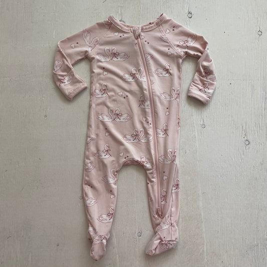 Pyjama 3-6M, par Quincy Mae