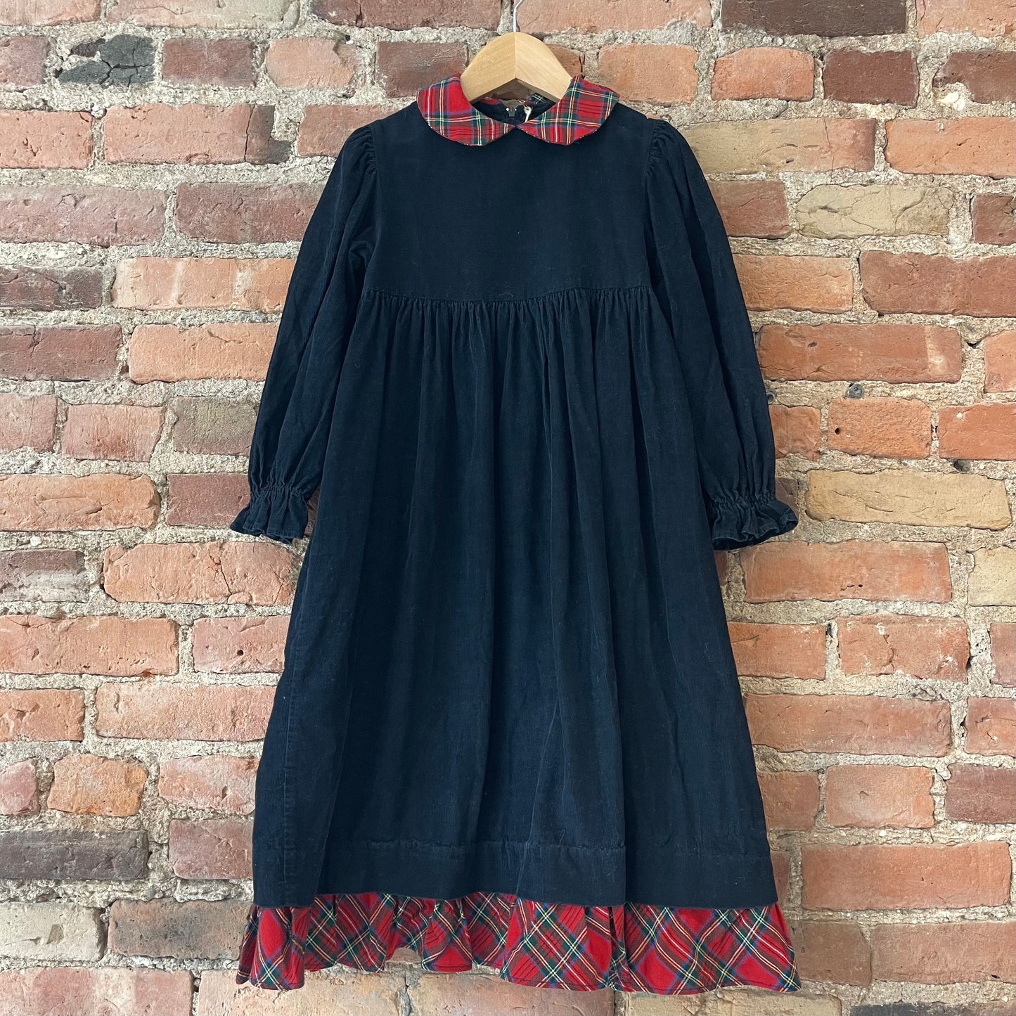 Robe en velours côtelé 7Y, par Evansport