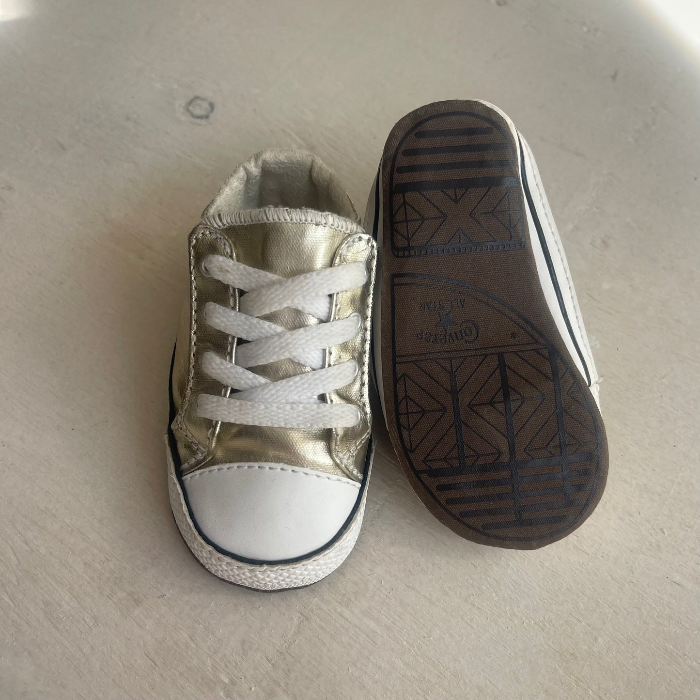 Chaussures Cribster 3US, par Converse