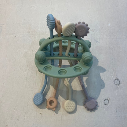 Jouet sensoriel en silicone Ovni, par Noüka