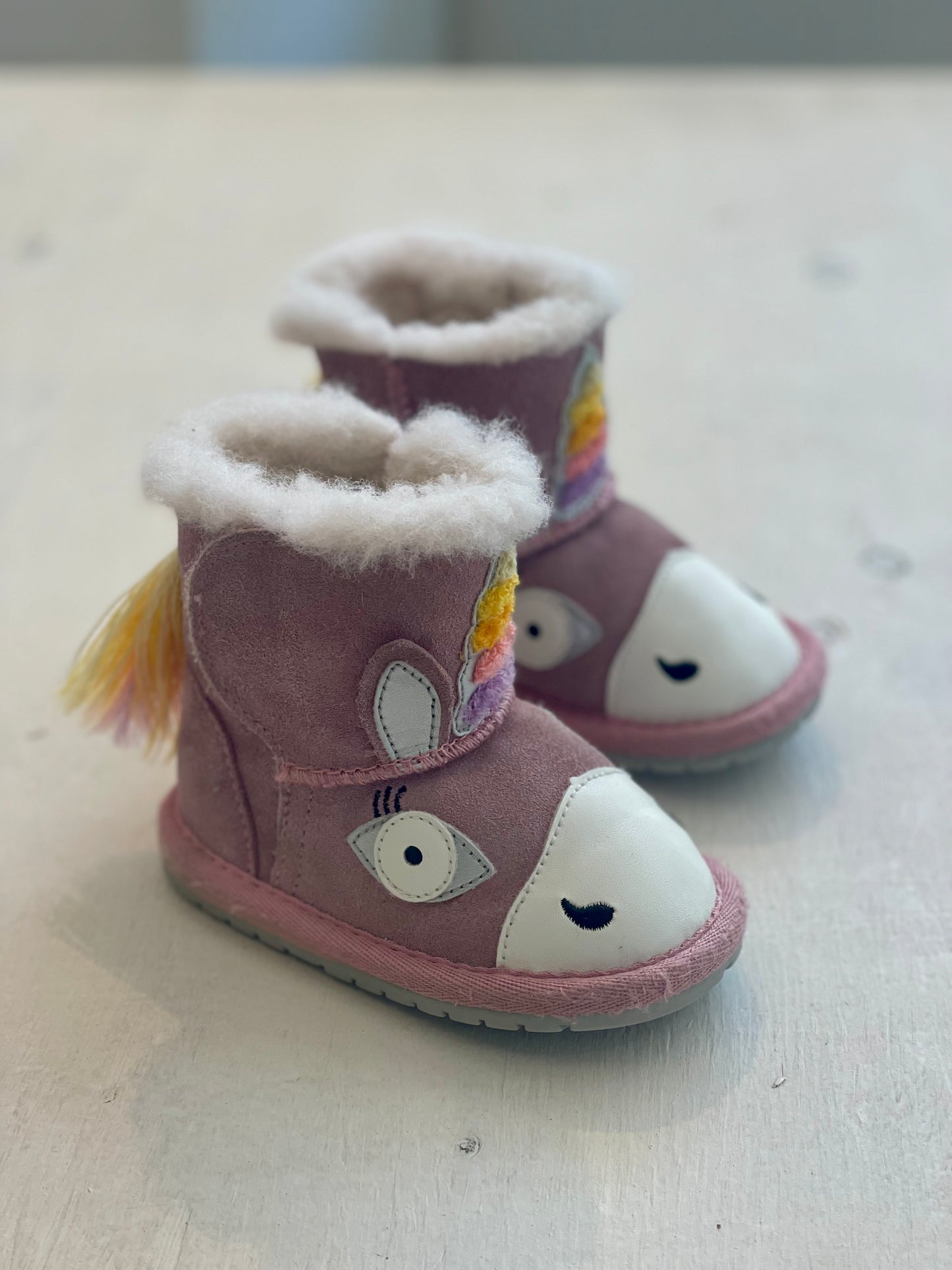 Bottes Magical Unicorn Walker suède et laine 6-12M, par Emu Australia