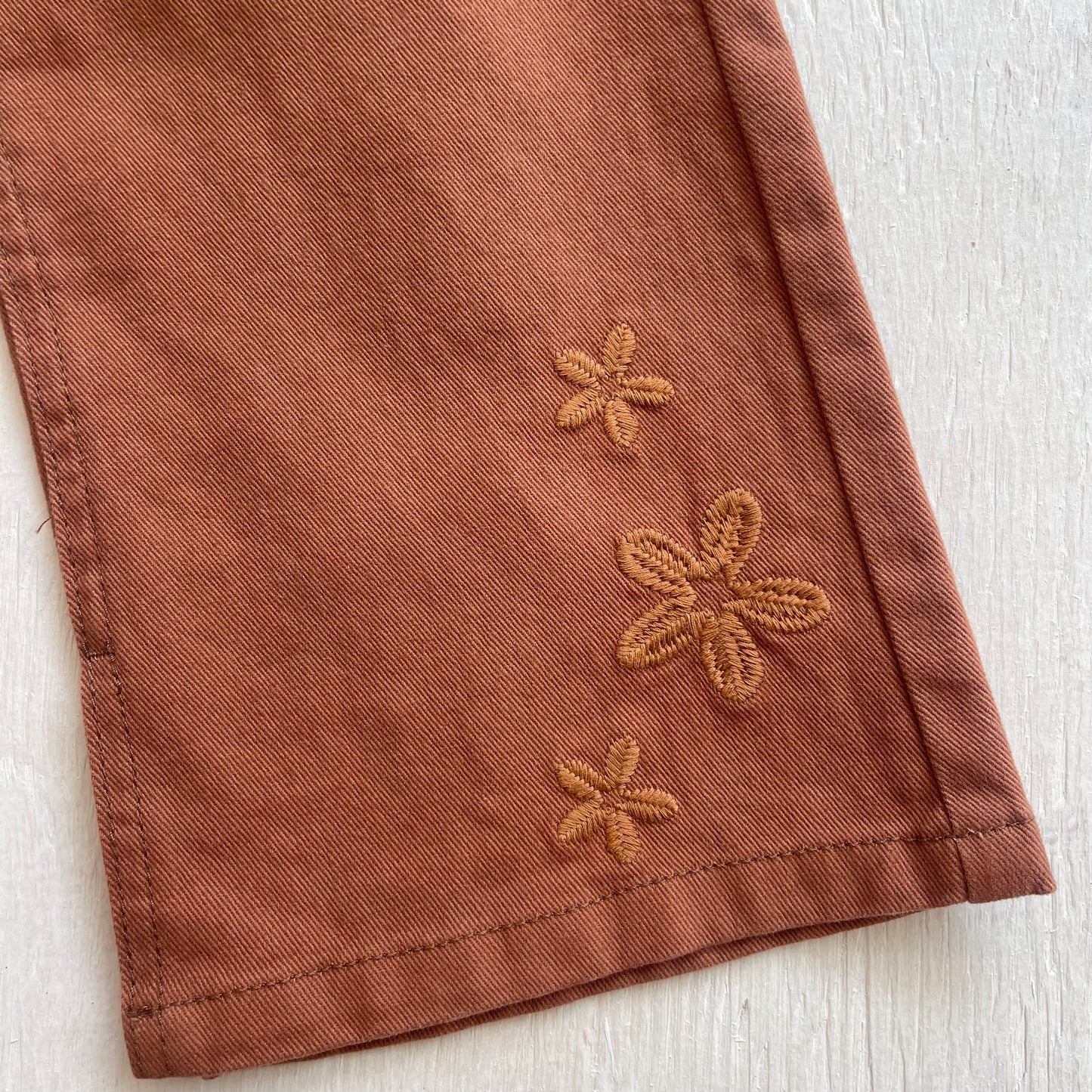 Pantalons 6Y, par Souris mini