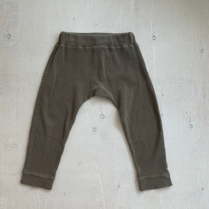 Pantalons harem 4Y, par Greige