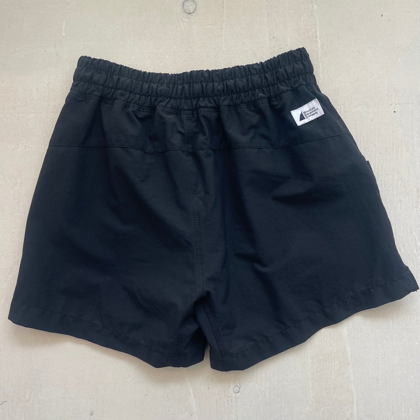 Shorts 12Y, par MEC