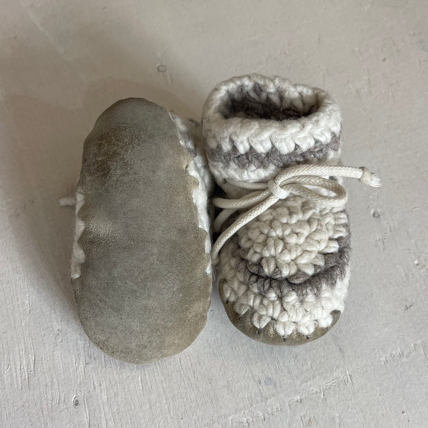 Pantoufles en laine et cuir 13 cm