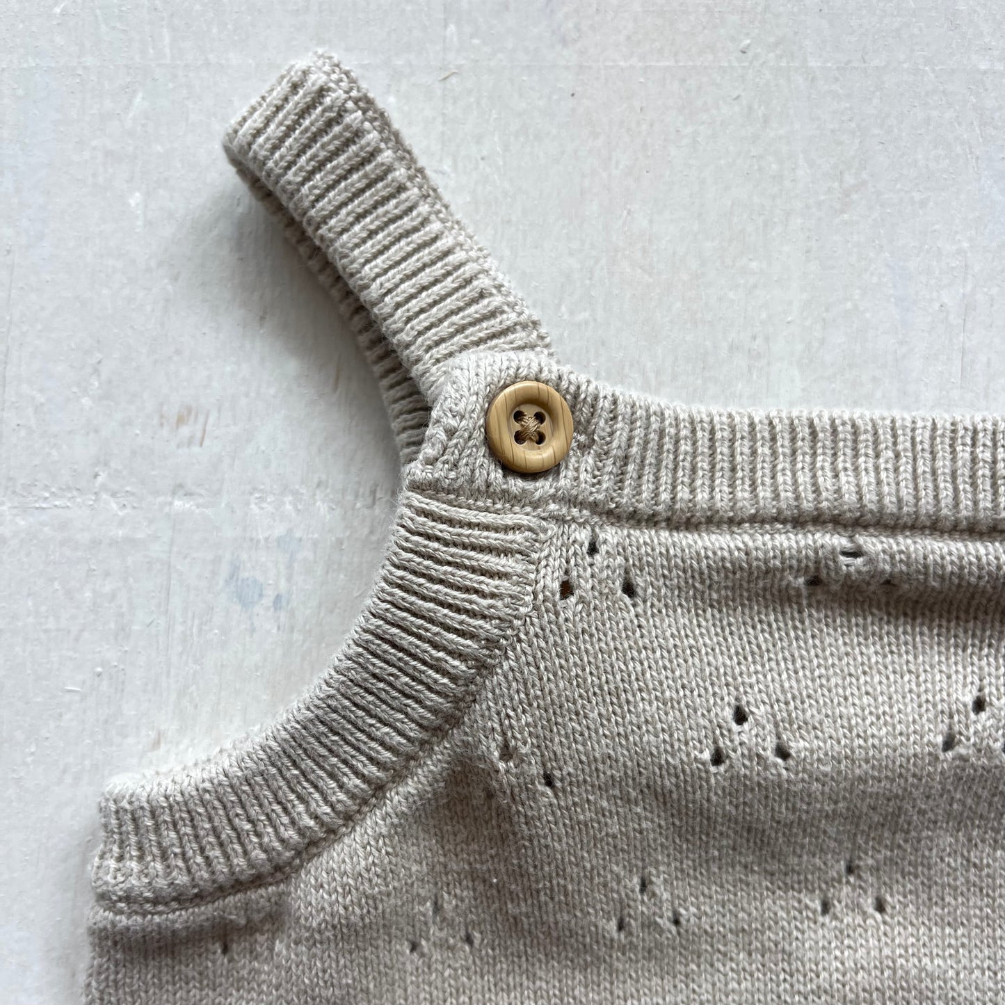 Barboteuse en tricot 9M, par Little Planet