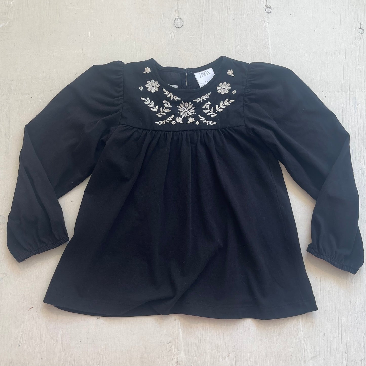 Haut broderies 6-7Y, par Zara