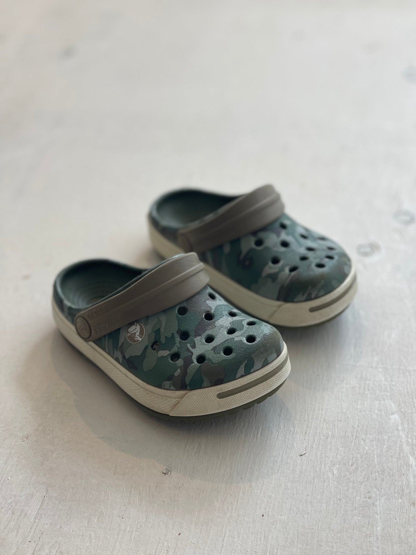 Chaussures 6-7US, par Crocs