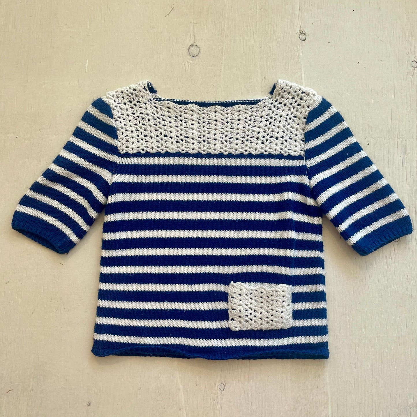 Chandail tricot 4Y, fait main