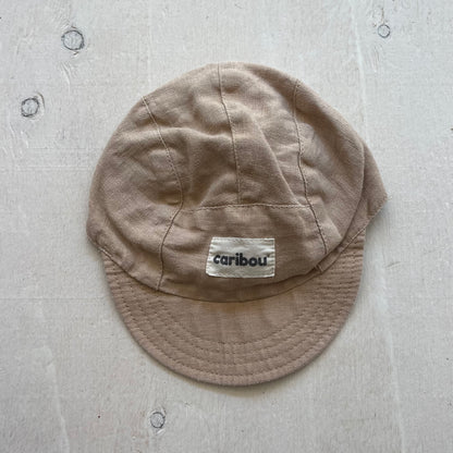 Casquette en lin 4-18M, par Studio Caribou