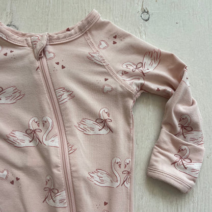 Pyjama 3-6M, par Quincy Mae