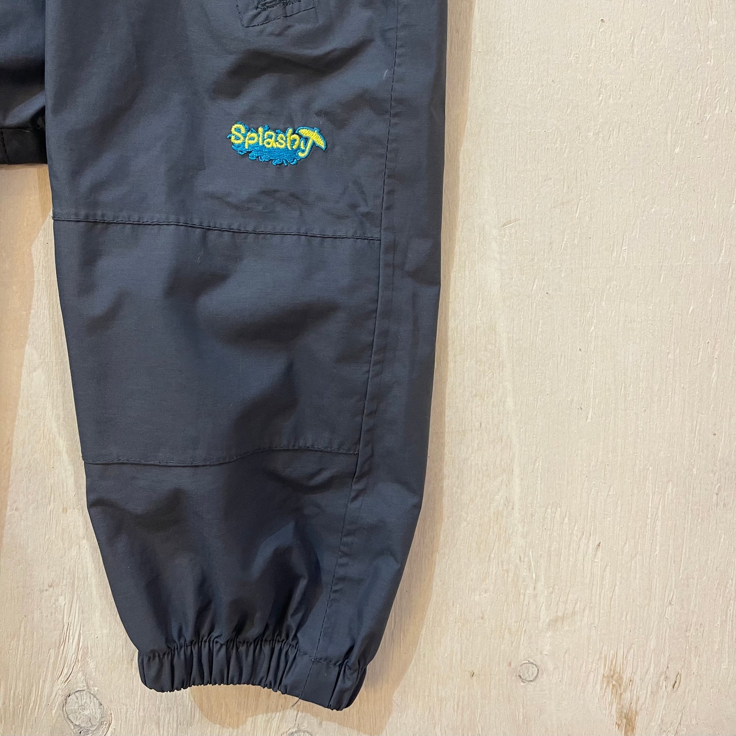 Combinaison imperméable 6-12M, par Splashy