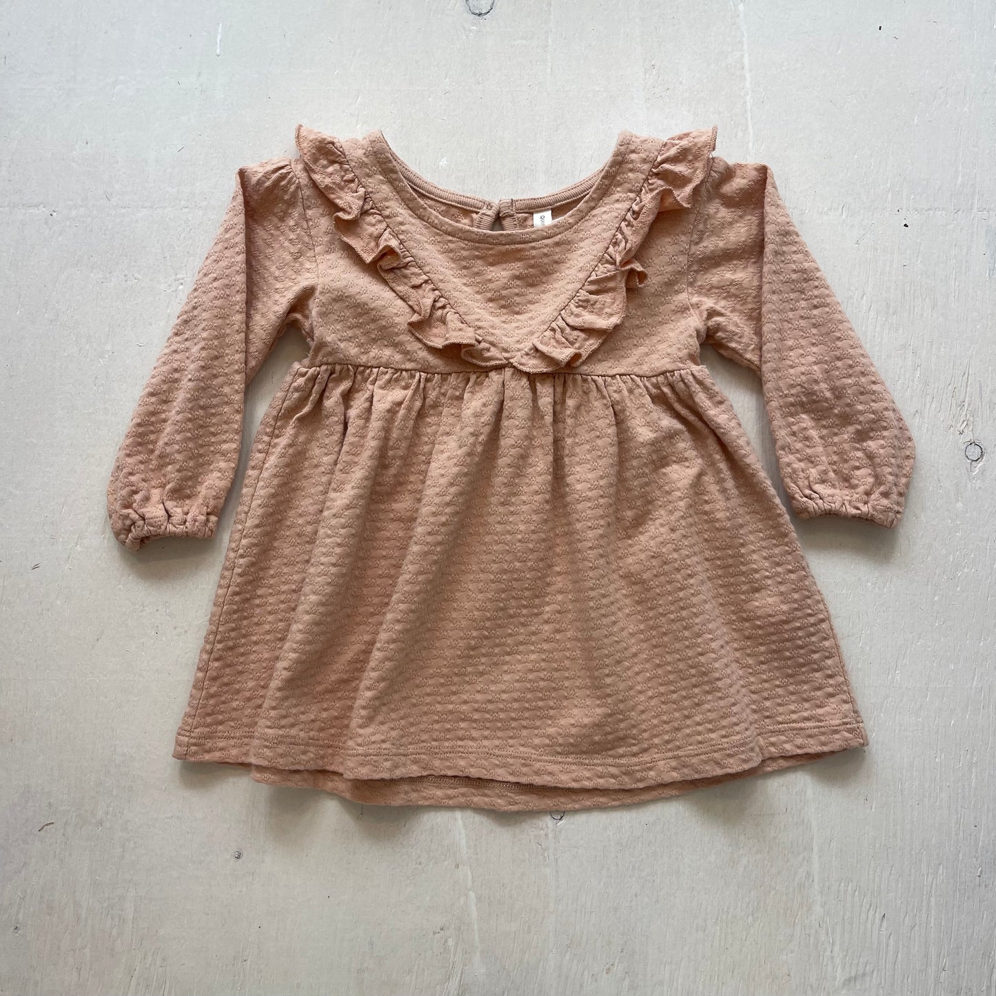 Robe 6-12M, par Quincy Mae