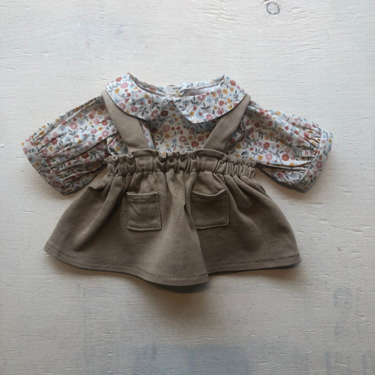 Vêtements de poupée Dinkum, par Olli Ella