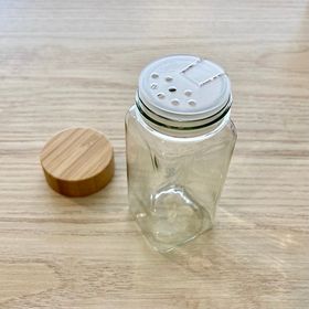 Contenant à saupoudrer